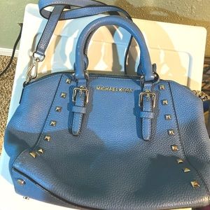 Micheal Kors cross body bag great condition blue